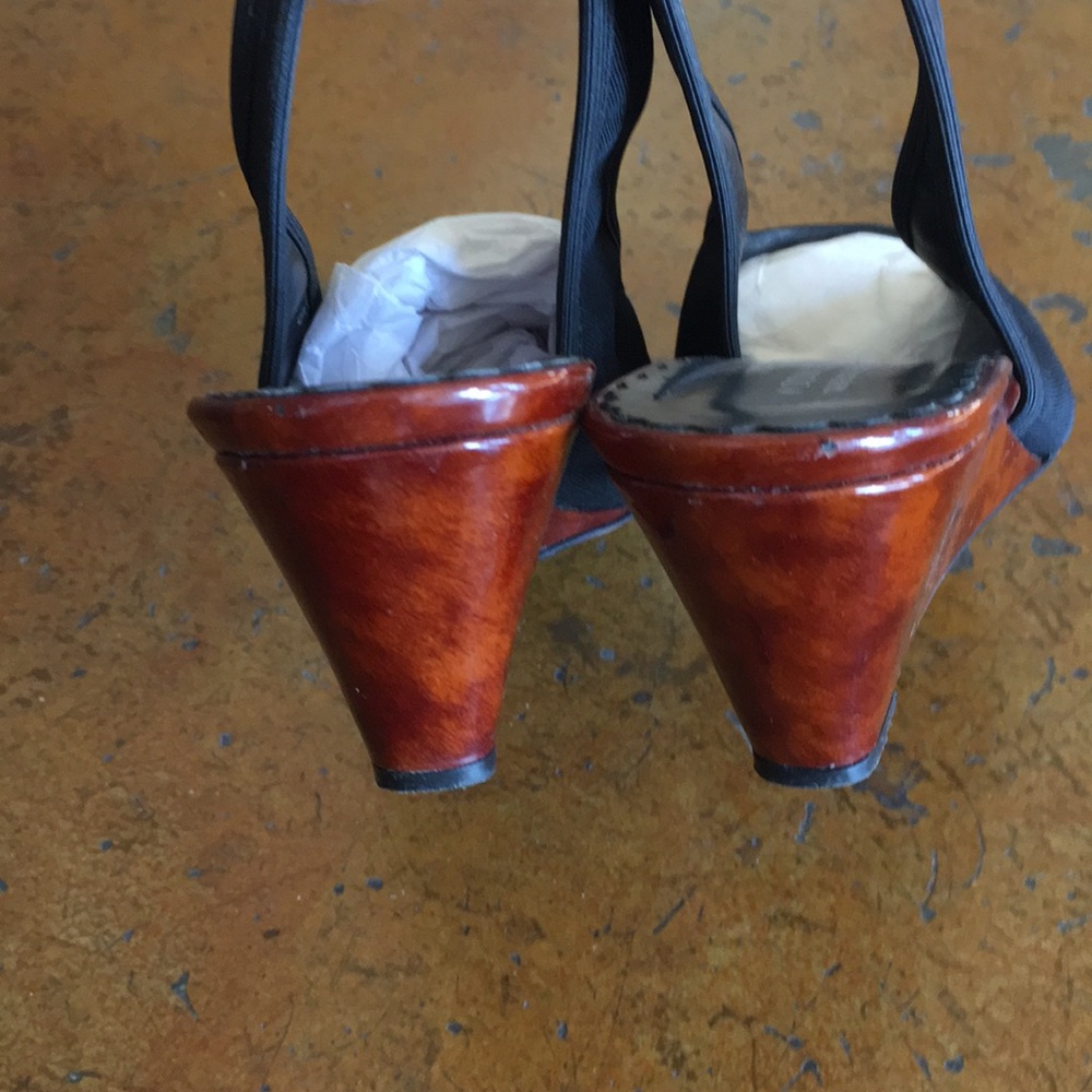 Donald Pliner couture “Racy” black sling back tortoise wedge sandals - Picture 3 of 11